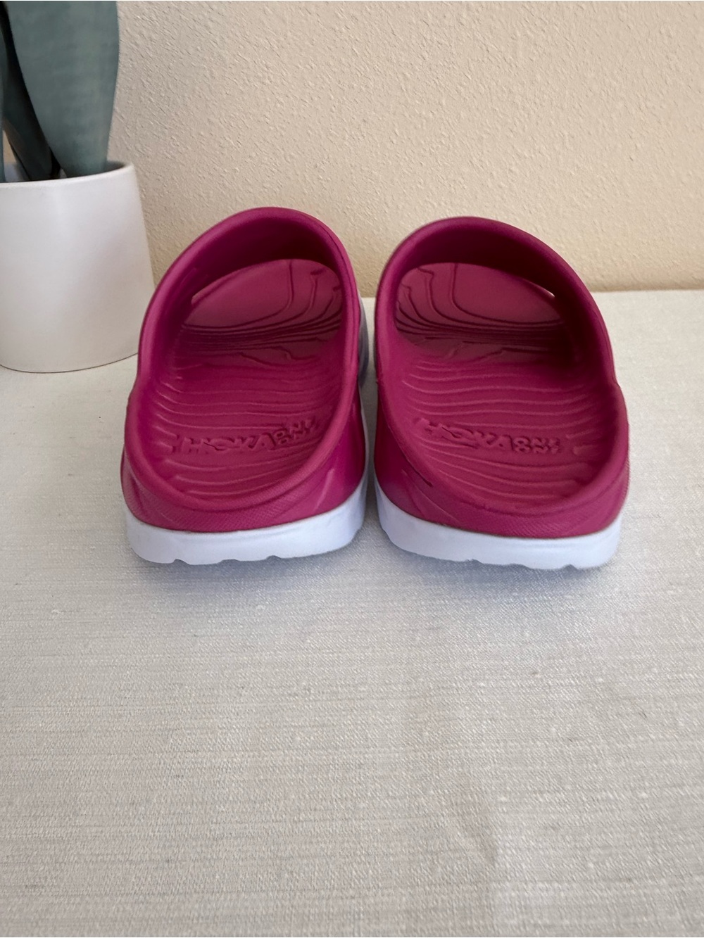 HOKA One One Women’s Berry Slide Sandals - Lightweight Comfort - Picture 7 of 12